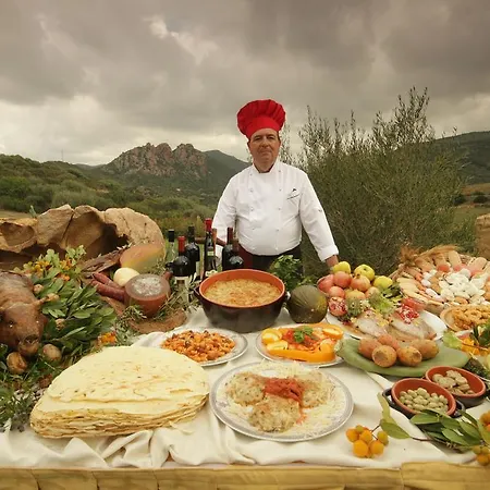 מלון Ristorante La Tana Di Li Mazzoni Trinità dʼAgultu