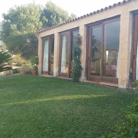 מלון Ristorante La Tana Di Li Mazzoni 3*