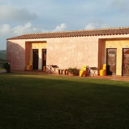 מלון Ristorante La Tana Di Li Mazzoni